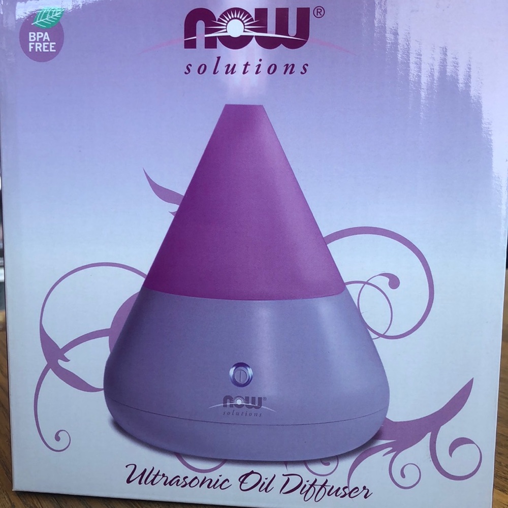 Essential Oil Diffuser with rotating colour